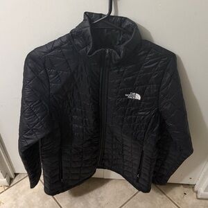 “The North Face Women’s Quilted Insulated Jacket – Black – Size M”